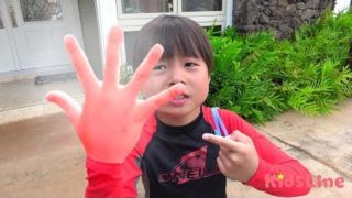 太陽が熱すぎてお家のプールで遊べない!??? 海賊ごっこ 宝探し 恐竜に奪われた!! おゆうぎ こうくんねみちゃん